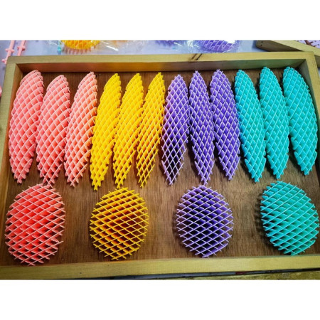 Jucarie Worm Fidget de Decompresie, Cyrax, Anti Stres, Dimensiune Compacta 10 cm, Dimensiune Extinsa 24.5 cm, Portocaliu