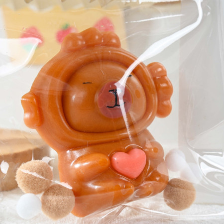 Jucarie Antistres Squishy, Cyrax, cu Revenire Lenta, Model Capybara cu Inima, 7.5cmx6.5 cm, din TPR, Ambalaj Transparent, Maro