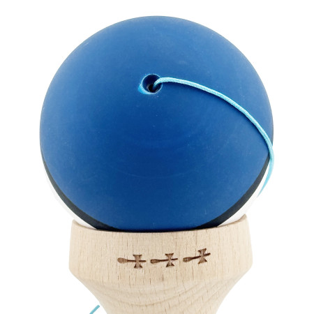 Kendama X Originala, Profesionala, Cyrax, Cupe Mari KING SIZE V3, Rubber Grip, Gaura in Baza, Rulment Metalic, din lemn 18 cm, Ata 62/65 cm, S Bicolor Albastru inchis/Alb