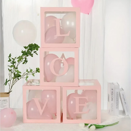 Set 4 Cutii pentru Baloane, Cyrax, Model Scris Love, Tematica Iubire, Cuburi Decorative din Plastic, Accesorii pentru Petrecere, 30 x30 cm, Transparente Contur Roz