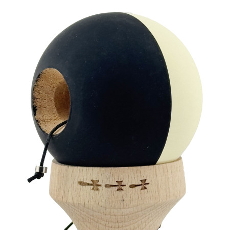 Kendama X Originala, Profesionala, Cyrax, Rubber Grip, Cupe Mari KING SIZE V3, Gaura in Baza, Rulment Metalic, din lemn 18 cm, Ata 62/65 cm, Bicolor Galben/Negru