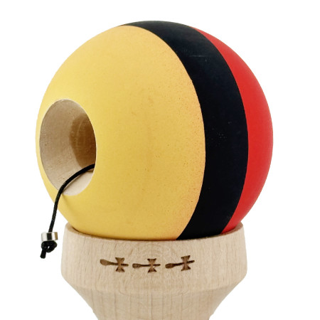 Kendama X Originala, Profesionala, Cyrax, Cupe Mari KING SIZE V3, Rubber Grip, Gaura in Baza, Rulment Metalic, din lemn 18 cm, Ata 62/65 cm, M Rosu/Negru/Galben