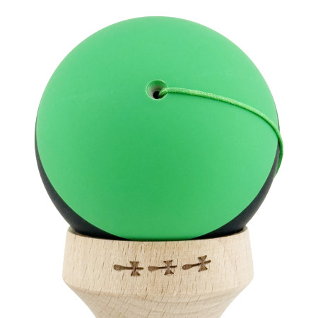 Kendama X Originala, Profesionala, Cyrax, Cupe Mari KING SIZE V3, Rubber Grip, Gaura in Baza, Rulment Metalic, din lemn 18 cm, Ata 62/65 cm, M Bicolor Verde Dublu/Negru