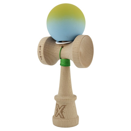 Kendama X Originala, Profesionala, Cyrax, Rubber Grip, Cupe Mari KING SIZE V3, Gaura in Baza, Rulment Metalic, din lemn 18 cm, Ata 62/65 cm, Gradient Galben/Albastru deschis