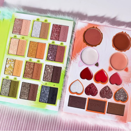 Set de Machiaj Kevin&Coco, 38 culori, Fard Ochi, Iluminatoare si Contouring, Husa Pufoasa, Model Broscuta, 17.3x12.5x5 cm, Multicolor