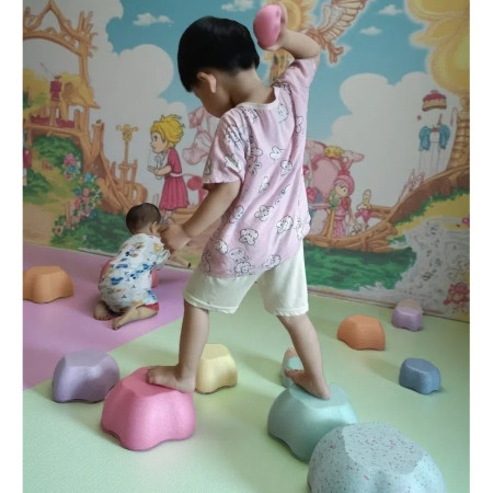 Jucarie Senzoriala de Echilibru, Cyrax, Tip Stepping Stones, 5 Piese, din Spuma, pentru Miscare, Sarituri, Prindere, Diametru 28 cm, Model 4, Multicolor