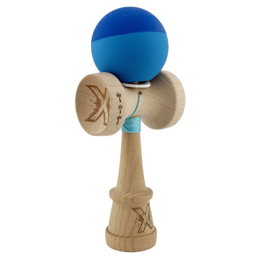 Kendama X Originala, Profesionala, Cyrax, Rubber Grip, Cupe Mari KING SIZE V3, Gaura in Baza, Rulment Metalic, din lemn 18 cm, Ata 62/65 cm, Bicolor Albastru/Albastru deschis