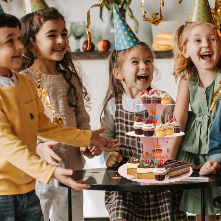 Etajera pentru Prajituri, Cyrax, din Carton, 3 Nivele, 16/22/29 cm Diametru, Inaltime 38 cm, Tema Happy Birthday, Roz