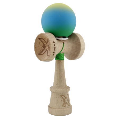 Kendama X Originala, Profesionala, Cyrax, Cupe Mari KING SIZE V3, Rubber Grip, Gaura in Baza, Rulment Metalic, din lemn 18 cm, Ata 62/65 cm, Gradient Galben/Albastru/Verde