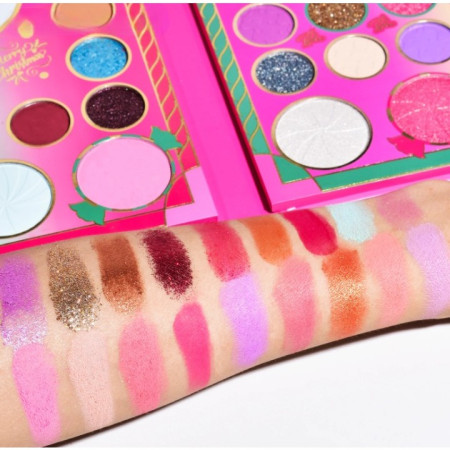 Set de Machiaj Kevin&Coco, 72 de Culori, Paleta de Farduri, Iluminatoare, Blush, Model Christmas Babe, Oglinda Glob, 25.5x20x1.7 cm, Multicolor