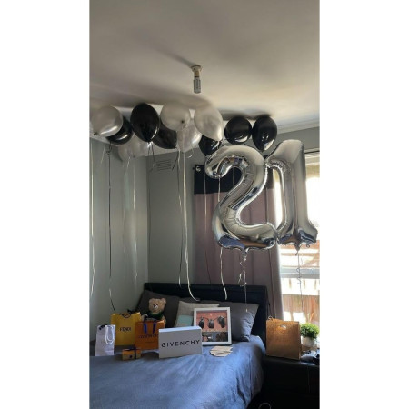 Balon din Folie Metalizata, Cyrax, Figurina Cifra, Tema Aniversare 80 cm, Ambalaj Individual, Pai inclus, Umflare cu Aer sau Heliu, Argintiu, Cifra 1