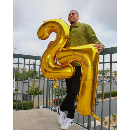 Balon din Folie Metalizata Cyrax, Figurina Cifra, Tema Aniversare 100 cm, Ambalaj Individual, Pai inclus, Umflare cu Aer sau Heliu, Auriu, Cifra 2