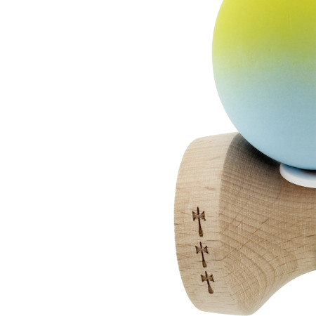 Kendama X Originala, Profesionala, Cyrax, Rubber Grip, Cupe Mari KING SIZE V3, Gaura in Baza, Rulment Metalic, din lemn 18 cm, Ata 62/65 cm, Gradient Galben/Albastru