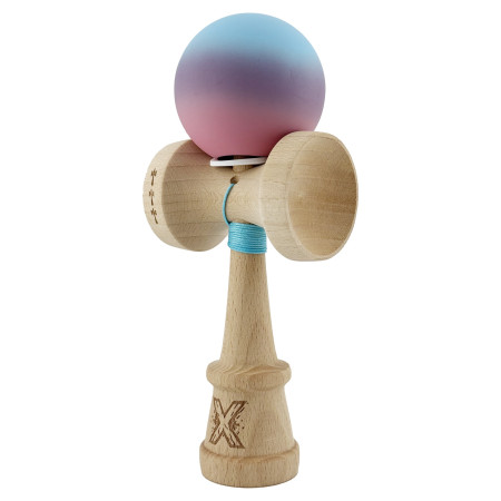 Kendama X Originala, Profesionala, Cyrax, Cupe Mari KING SIZE V3, Rubber Grip, Gaura in Baza, Rulment Metalic, din lemn 18 cm, Ata 62/65 cm, Gradient Albastru deschis/Mov/Roz
