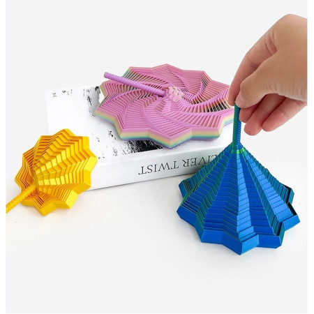 Jucarie Decompresie, Cyrax, Model Stea 3D, DuoChrome, Maner Spirala, Turn Magic Geometric, Multiple Forme, Anti-stress, 17 cm, Rosu/Auriu