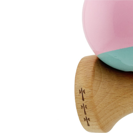 Kendama X Originala, Profesionala, Cyrax, Big Cups V2, Super Sticky cu Cupe Mari, Rulment Metalic, din lemn 18 cm, Ata 55 cm, Roz/Verde