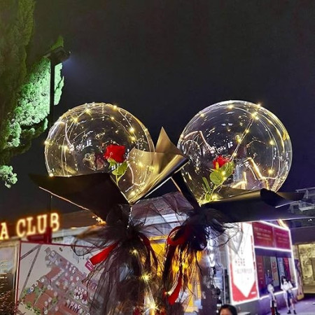 Buchet Decorativ, Cyrax, Trandafir in Balon cu Lumini Led, Diametru 35 cm, 2 x Baterii AA (neincluse), Rosu/Negru