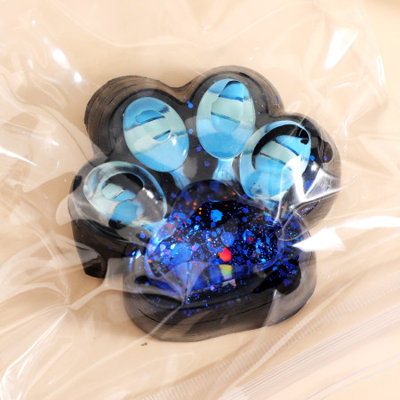 Jucarie Antistres Squishy, Cyrax, cu Revenire Lenta, Squeeze Pinch Family, Model Cat Paw, 6.5 x 6 cm, din Tpr, 4-6 Ani, Model 1 Pestisori, Negru cu Insertii