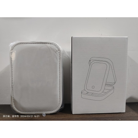 Portfard, Cyrax, Geanta Cosmetice, cu Oglinda LED, 3 Moduri de Lumina, Incarcare USB, Baterie 1200 mAh, pentru Organizarea Cosmeticelor, 4 Compartimente, Imitatie Piele, Alb, 16.5x11.5x6 cm