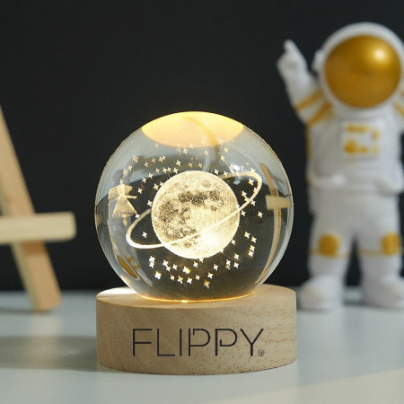 Lampa LED Decorativa,  cu Bila de Cristal cu Diametru 6cm, Model Cer Instelat 3D, Alimentare USB, Suport din Lemn, Lumina Alb Cald