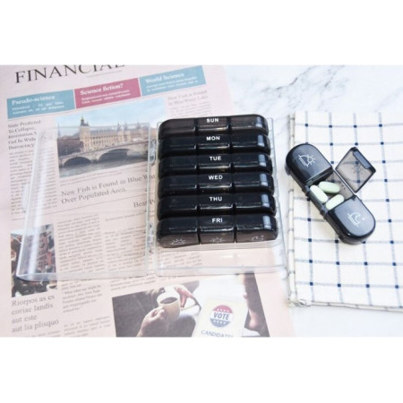 Cutie Depozitare Medicamente,  7 Zile, 21 Compartimente, Cutie Suport, Recipiente Detasabile, Portabila, Compartimente Negre, Cutie Transparenta, 15.6x12 cm