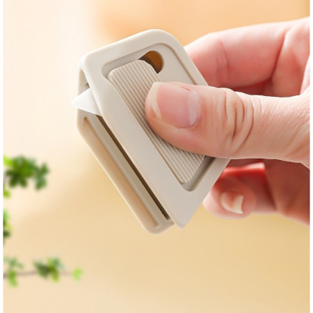 Cutter Portabil, Cyrax, din ABS, Magnetic, Lama Ceramica, Autoretractabila, Universal, Alb