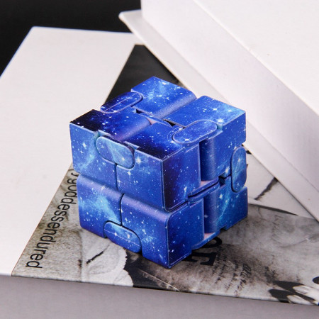 Cyrax Jucarie Interactiva Antistres cu Miscari Infinite, Cub Magic, 3 ani, 4x4x4cm, Albastru