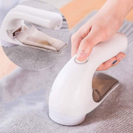 Aparat Pentru Curatat Scame, Par Si Praf,  Trimmer pentru Diferite Tipuri De Material, Cu Lame Din Otel Inoxidabil, Maner Ergonomic, Incarcare Prin USB, 15x6x9 cm, Alb